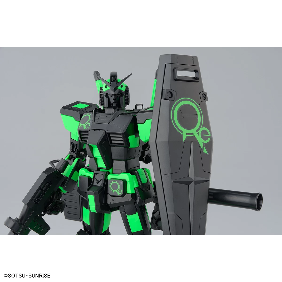 MG 1/100 RX-78-2 Gundam Ver.3.0 (Recirculation Color / Neon Green) 9 MG 1/100 RX-78-2 Gundam Ver.3.0 (Recirculation Color / Neon Green) – Image 7