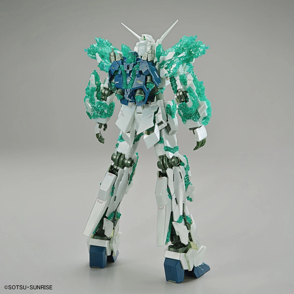 MG 1/100 UNICORN GUNDAM (LUMINOUS CRYSTAL BODY) 3 MG 1/100 UNICORN GUNDAM (LUMINOUS CRYSTAL BODY)