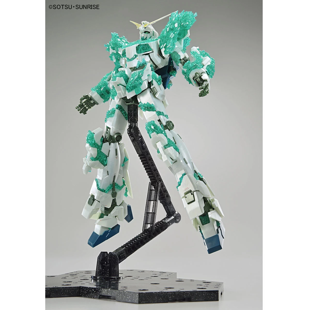 MG 1/100 UNICORN GUNDAM (LUMINOUS CRYSTAL BODY) 6 MG 1/100 UNICORN GUNDAM (LUMINOUS CRYSTAL BODY) – Image 4