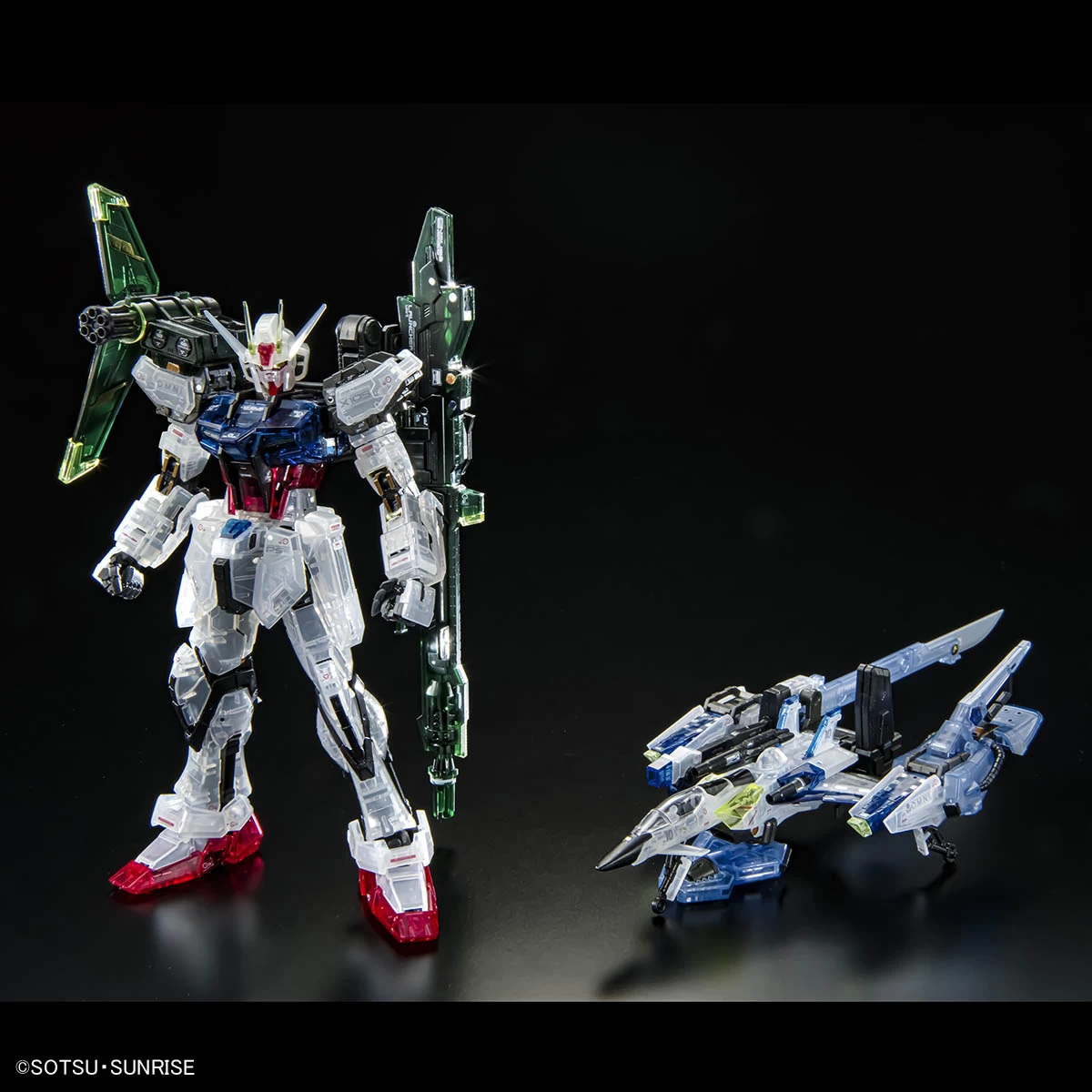 RG 1/144 AILE STRIKE GUNDAM + SKYGRASPER + SWORD / LAUNCHER CLEAR COLOR SET 9 RG 1/144 AILE STRIKE GUNDAM + SKYGRASPER + SWORD / LAUNCHER CLEAR COLOR SET – Image 7
