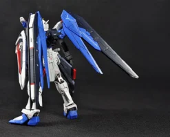 RG 1/144 FREEDOM GUNDAM 12 RG 1/144 FREEDOM GUNDAM -Figurines Du Modèle rg freedom 5